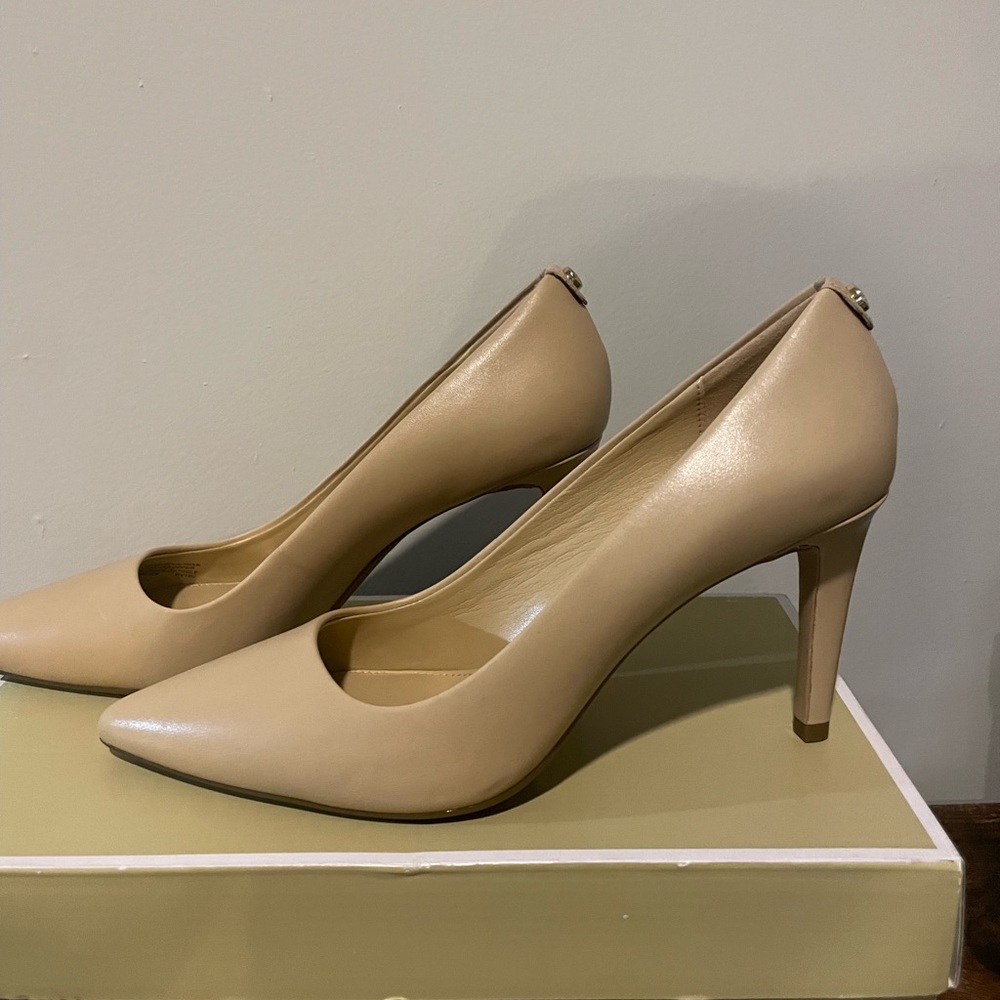 MK tan heels, new in box